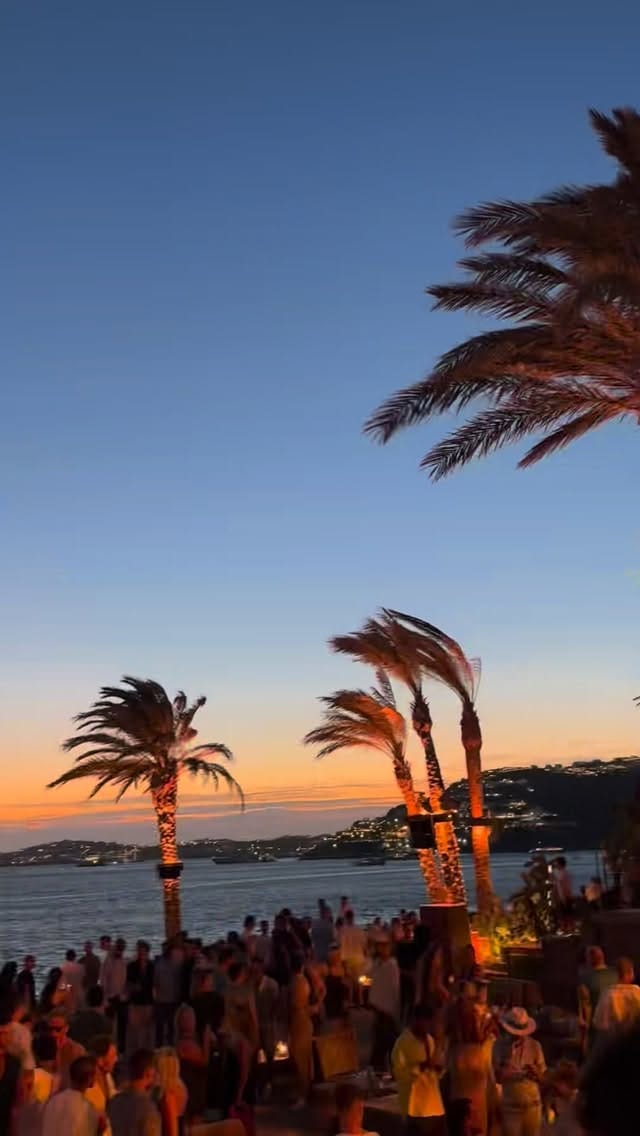 Post 5 by Carla🤍 on Instagram (video)