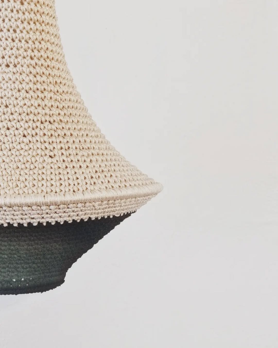 Post 4 by Helen Peral on Instagram (image)