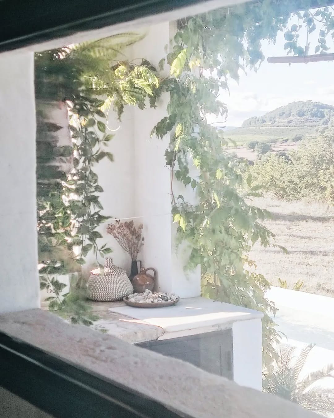 Post 5 by Helen Peral on Instagram (image)