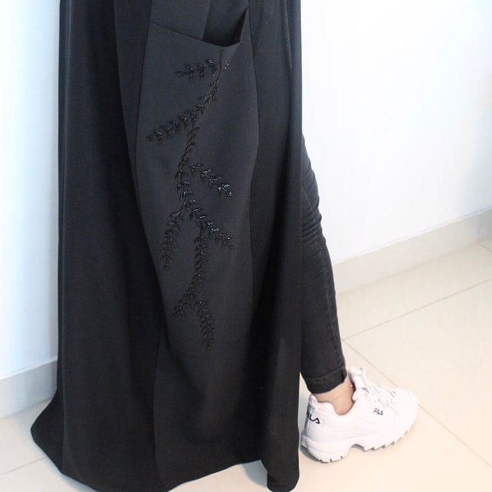 Post 9 by French Abayas 🇫🇷 on Instagram (image)
