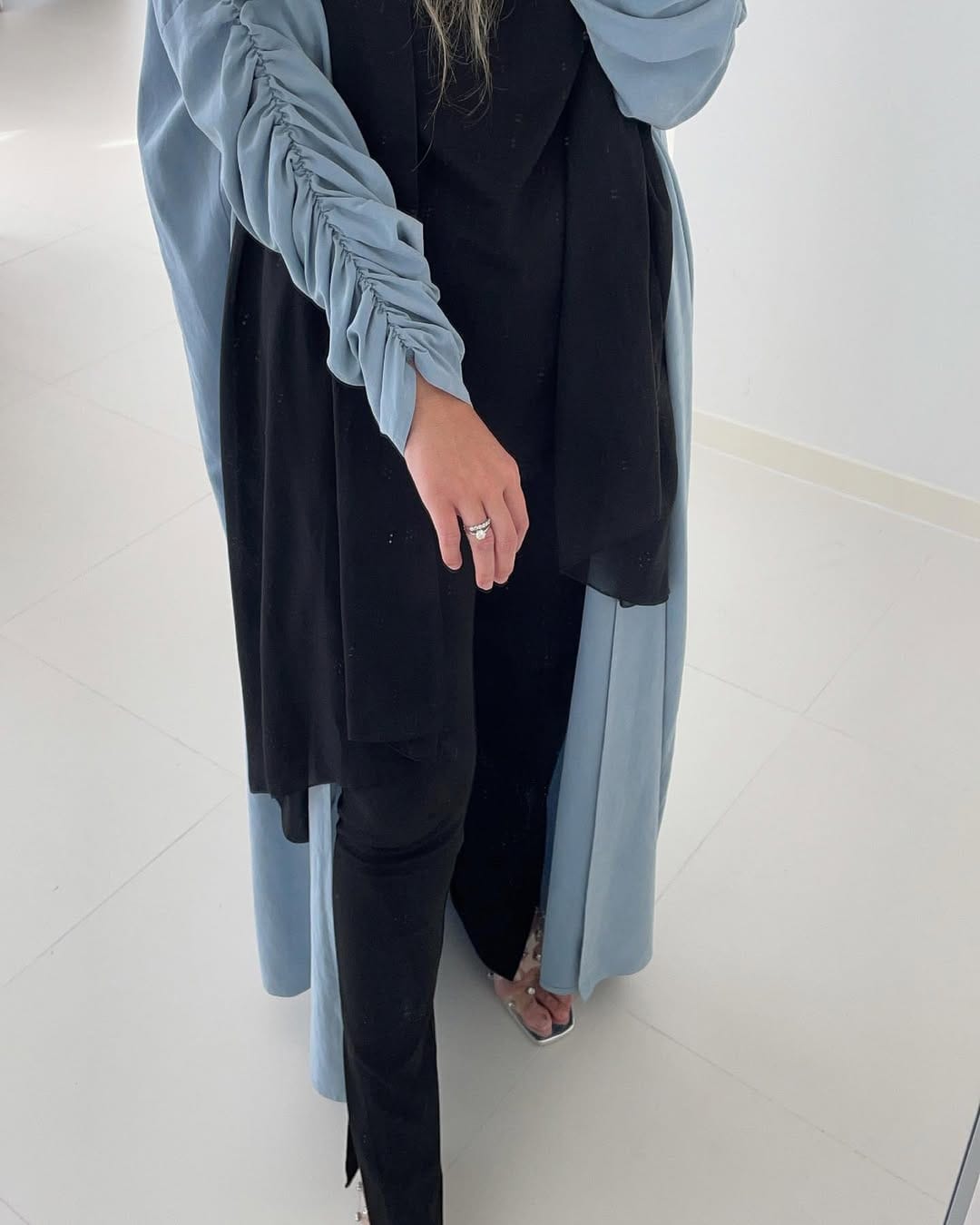 Post 3 by French Abayas 🇫🇷 on Instagram (carousel)