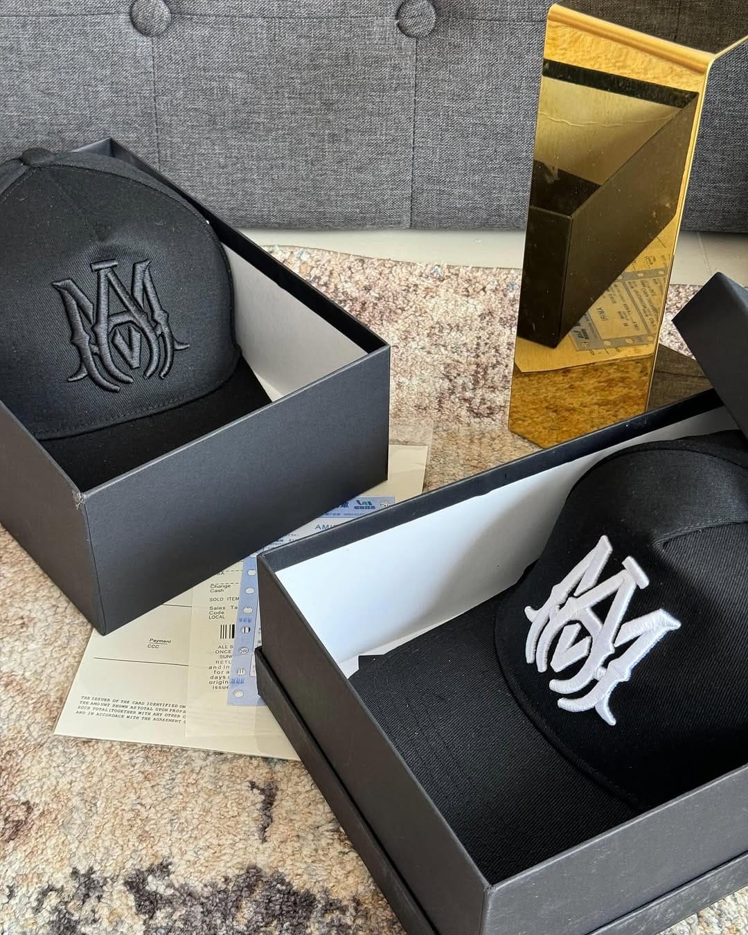 Post 4 by PERRI PREMIUM SHOP on Instagram (carousel)