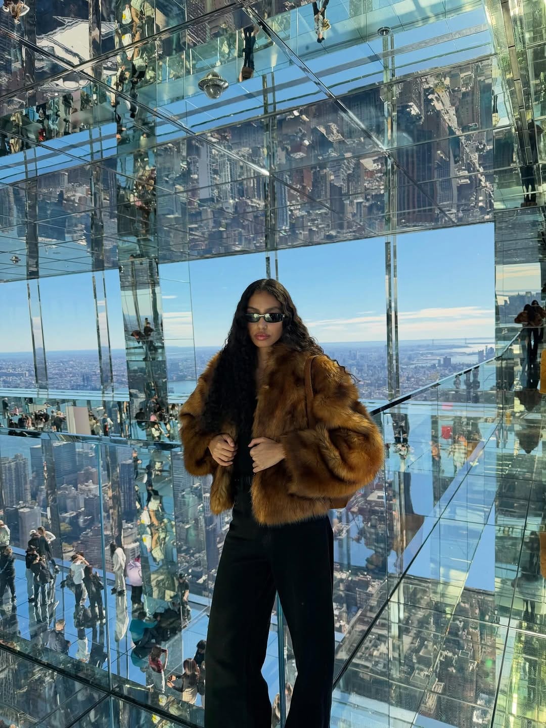 Post 8 by Emily Mendes on Instagram (carousel)