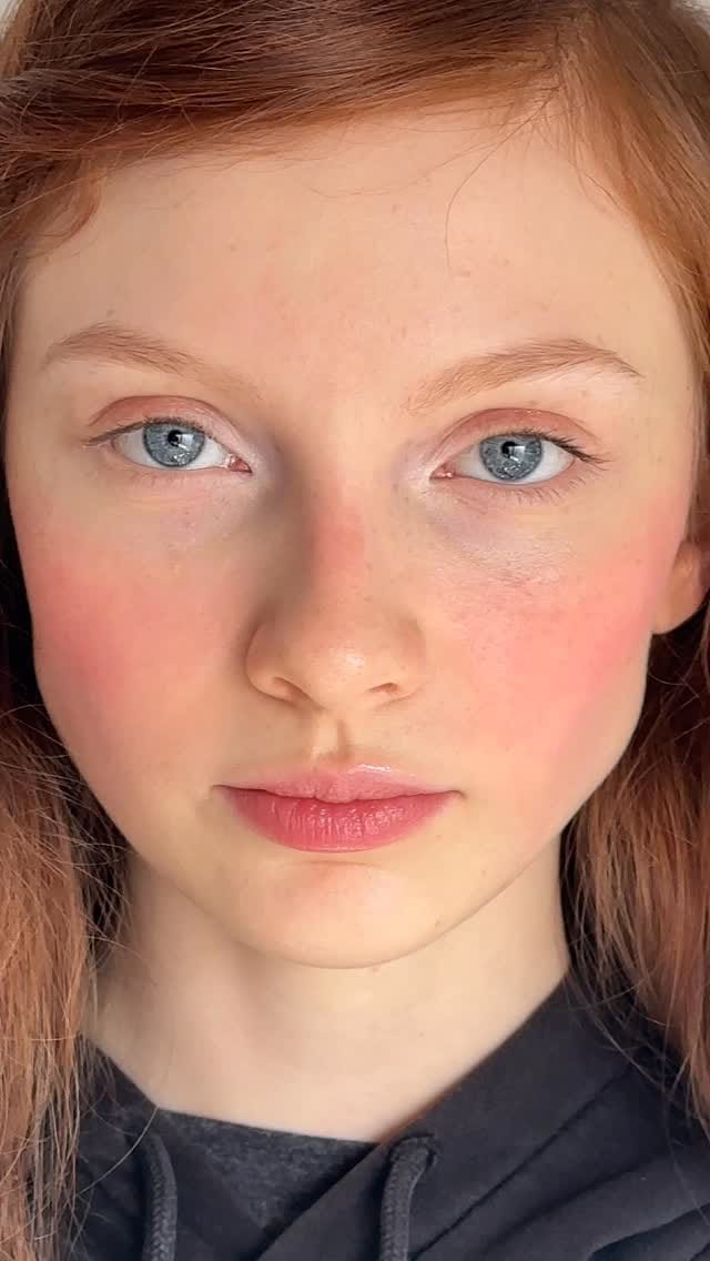 Post 4 by Makeup Hair Artist / Pilar Vilas on Instagram (video)