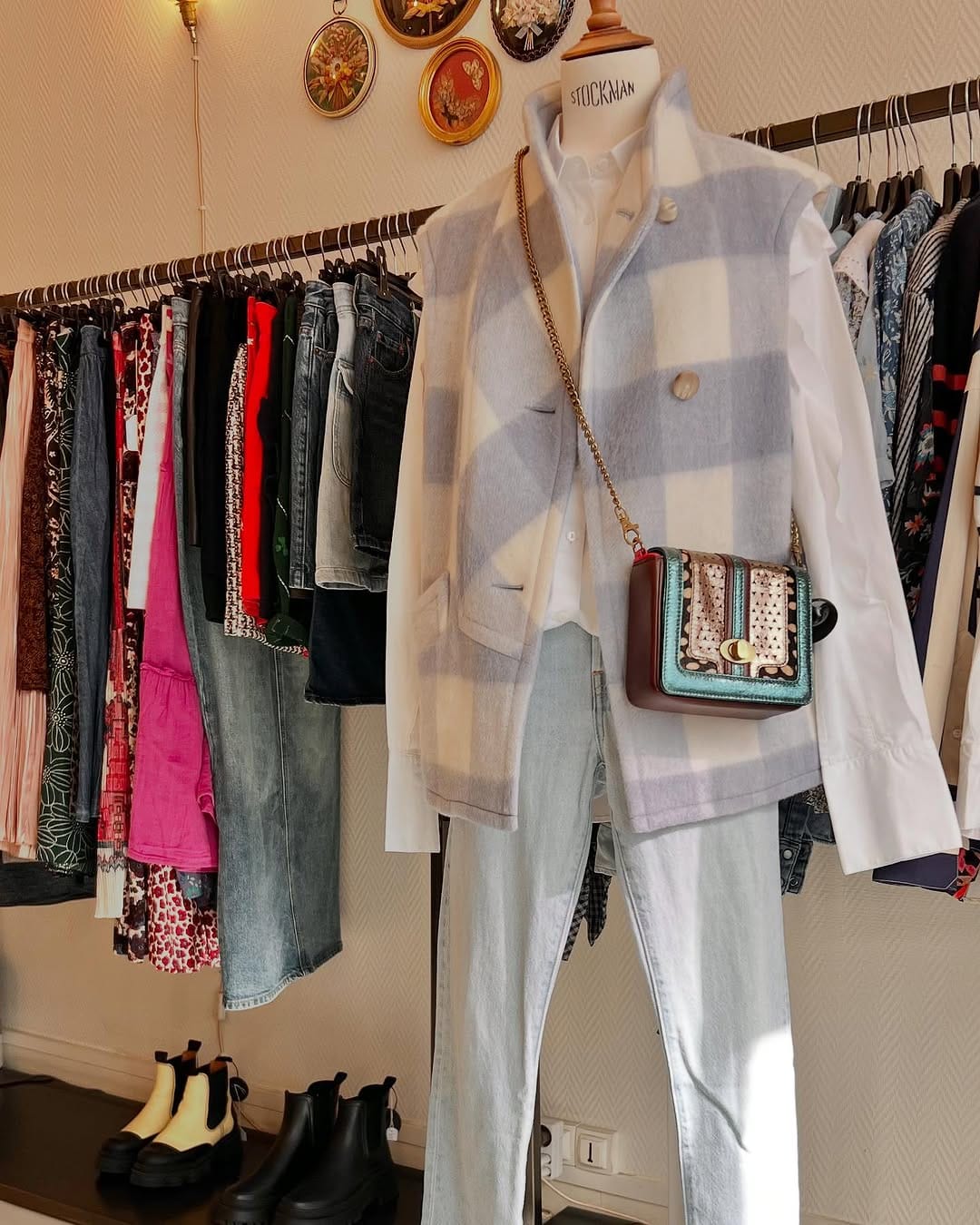 Post 10 by Cinq Août - Dépôt Vente 👗👖👜 on Instagram (carousel)