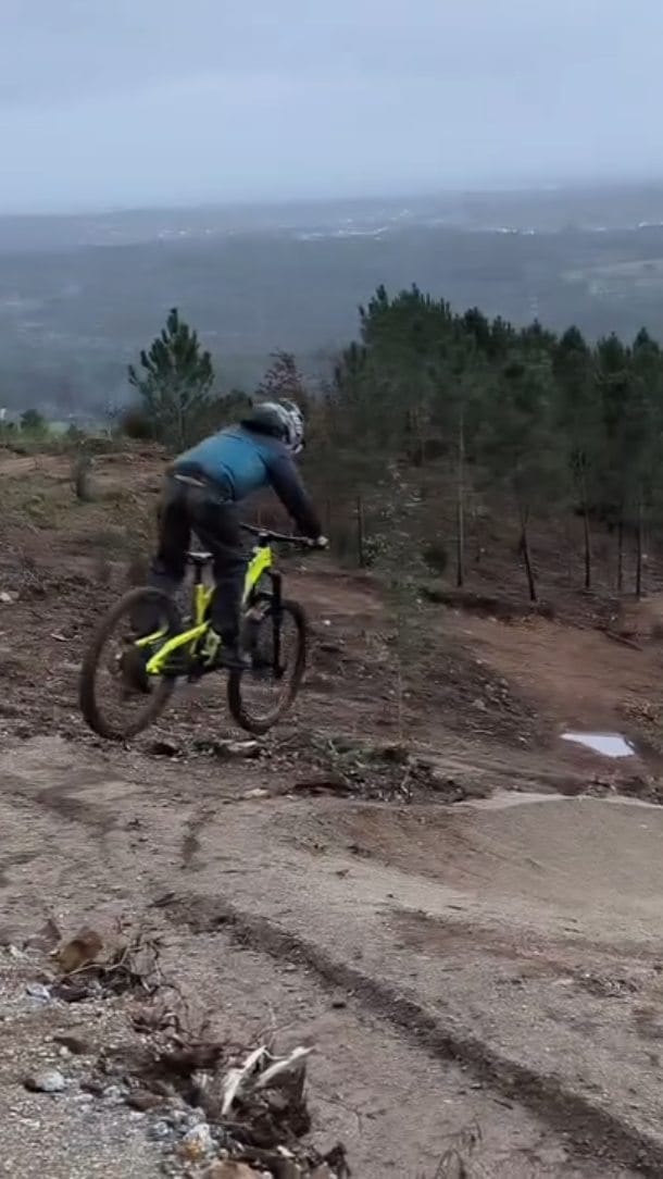 Post 1 by Simão Pedro on Instagram (video)