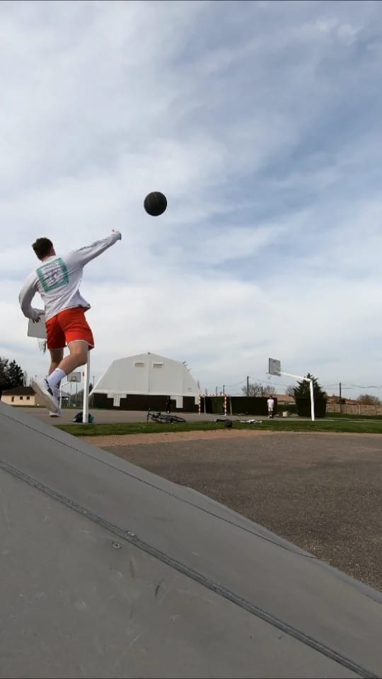 Post 10 by Daiki Aomine on Instagram (video)