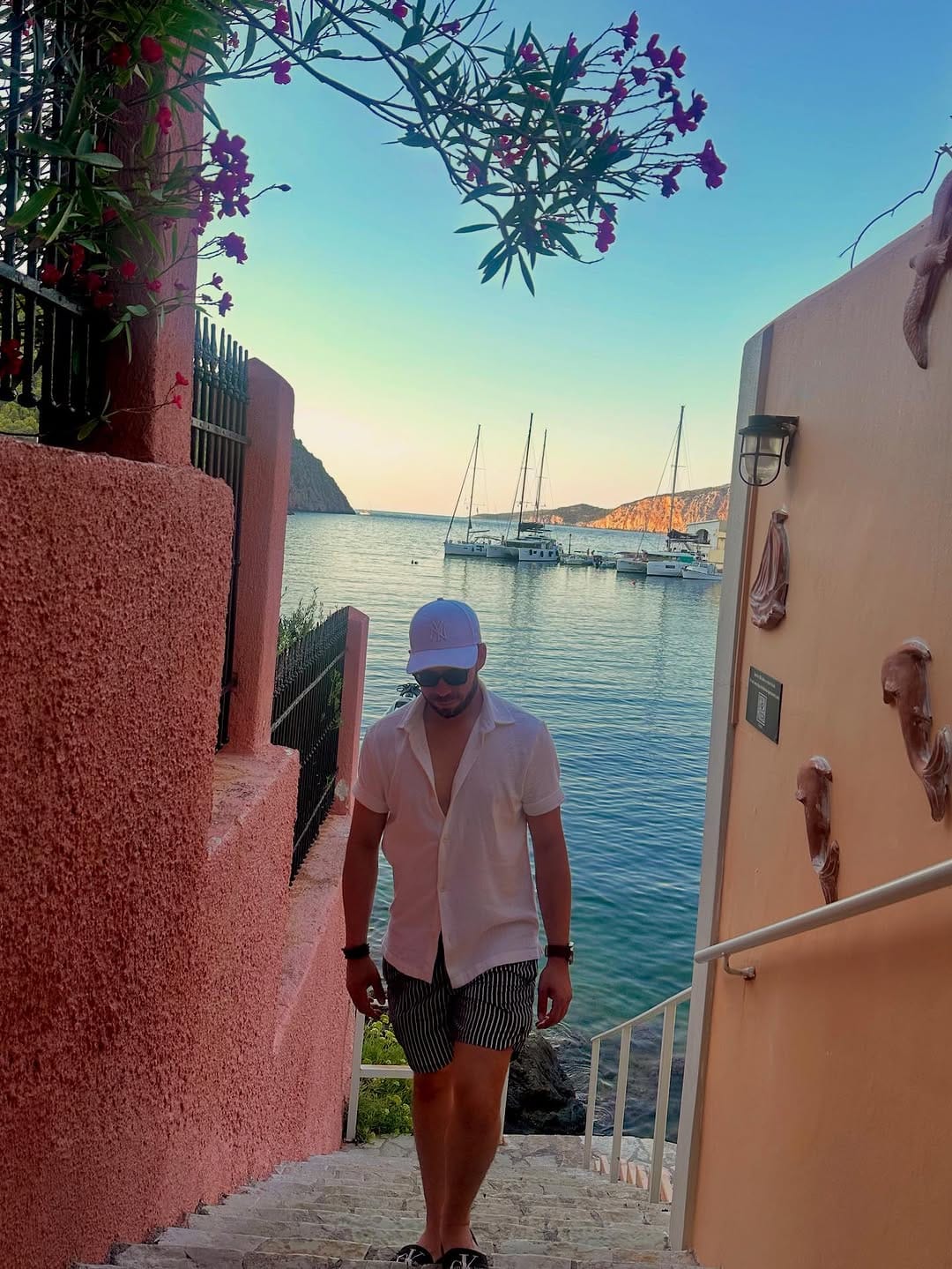 Post 6 by 𝗧𝗵𝗮𝗻𝗼𝘀_𝗸𝗼𝘂𝗹𝗼𝘂𝗯𝗶𝘀 ✌ on Instagram (carousel)