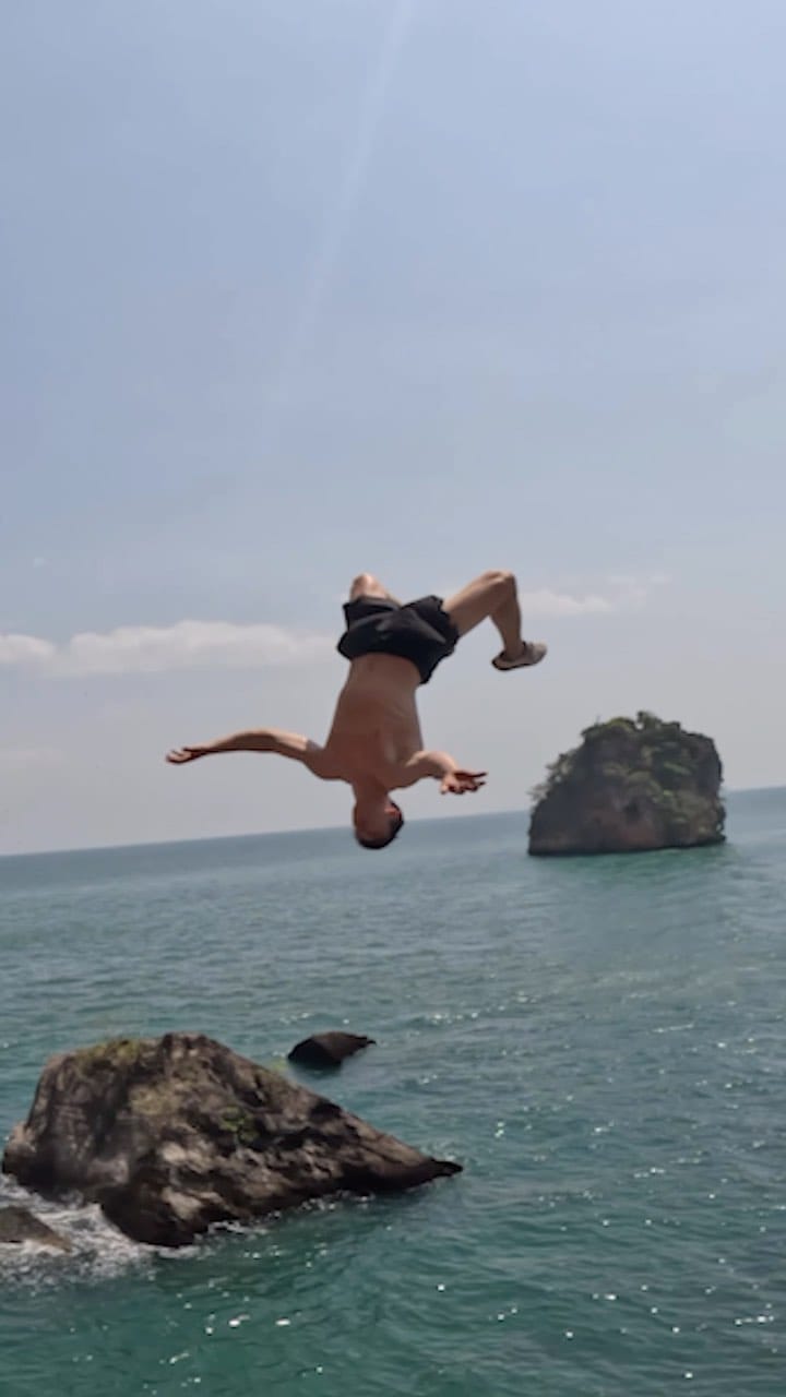 Post 9 by Louis on Instagram (video)