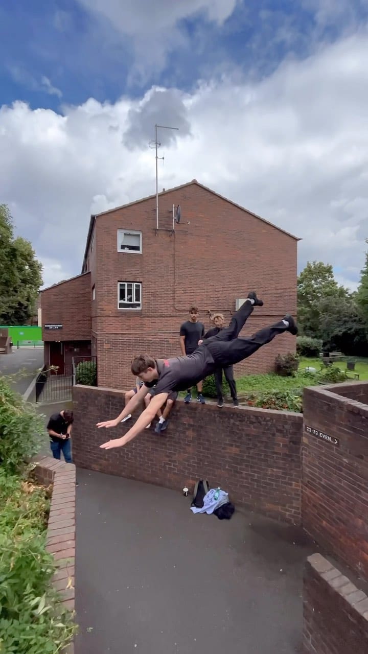 Post 5 by Louis on Instagram (video)