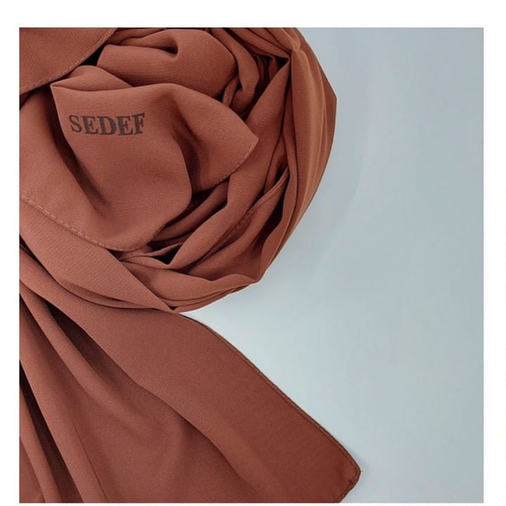 Post 5 by LEYNA HIJAB STYLE ® on Instagram (image)