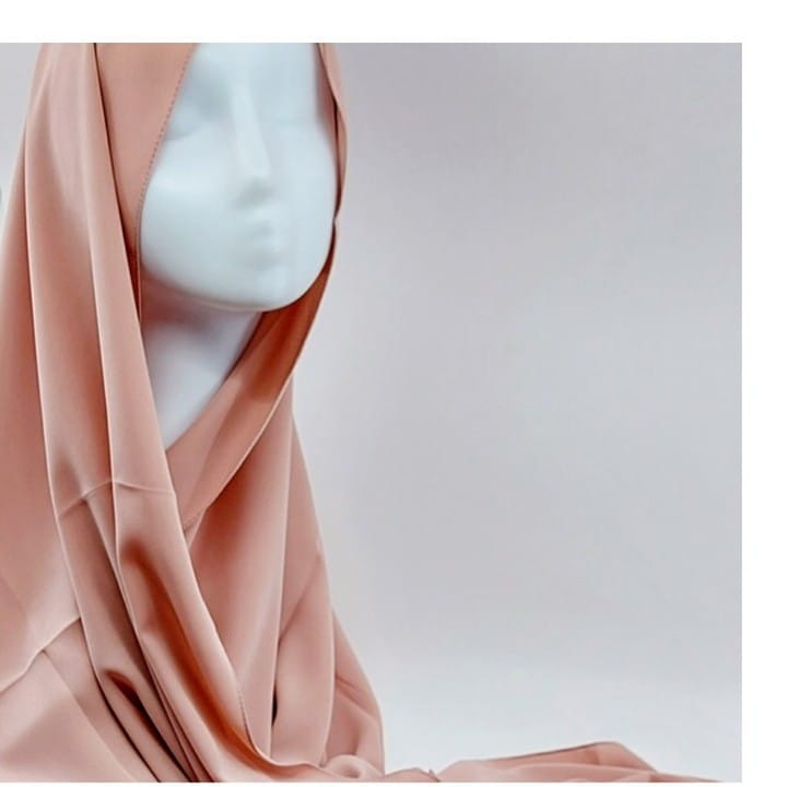 Post 6 by LEYNA HIJAB STYLE ® on Instagram (image)