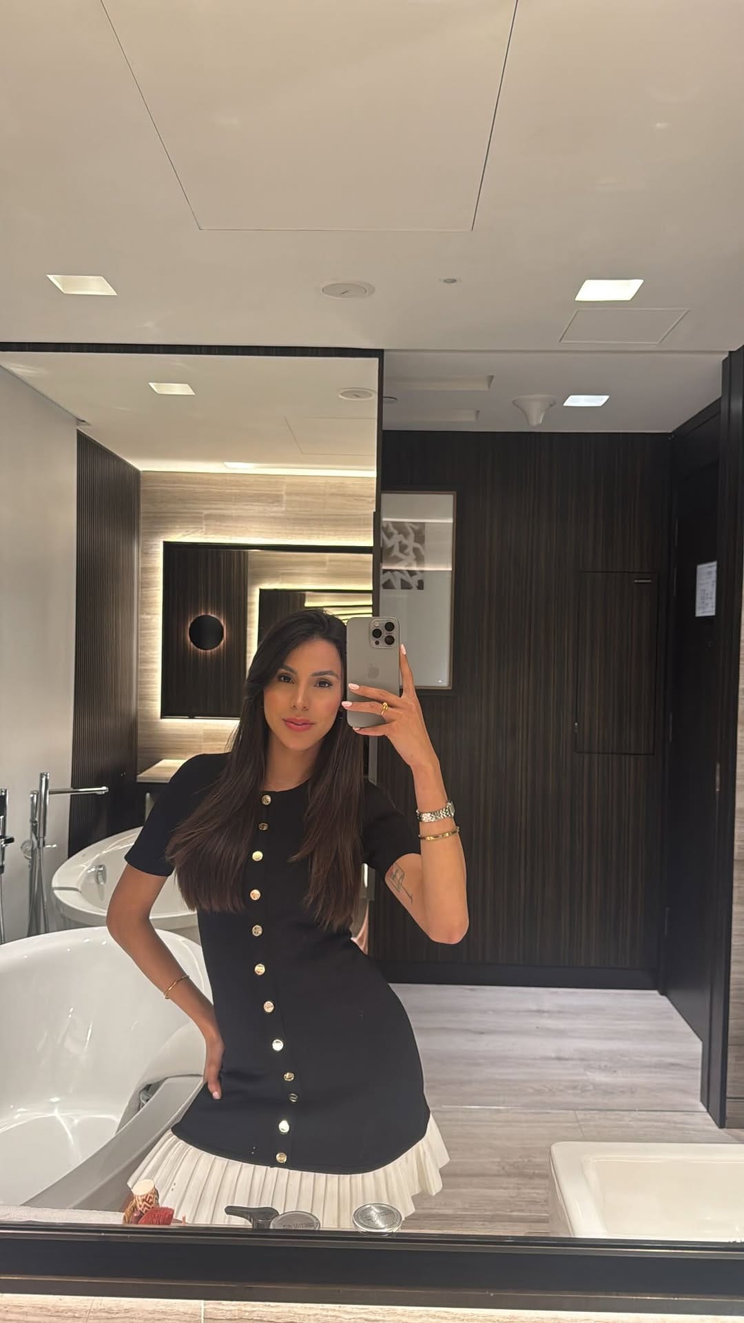 Post 4 by Nubia Santos on Instagram (video)