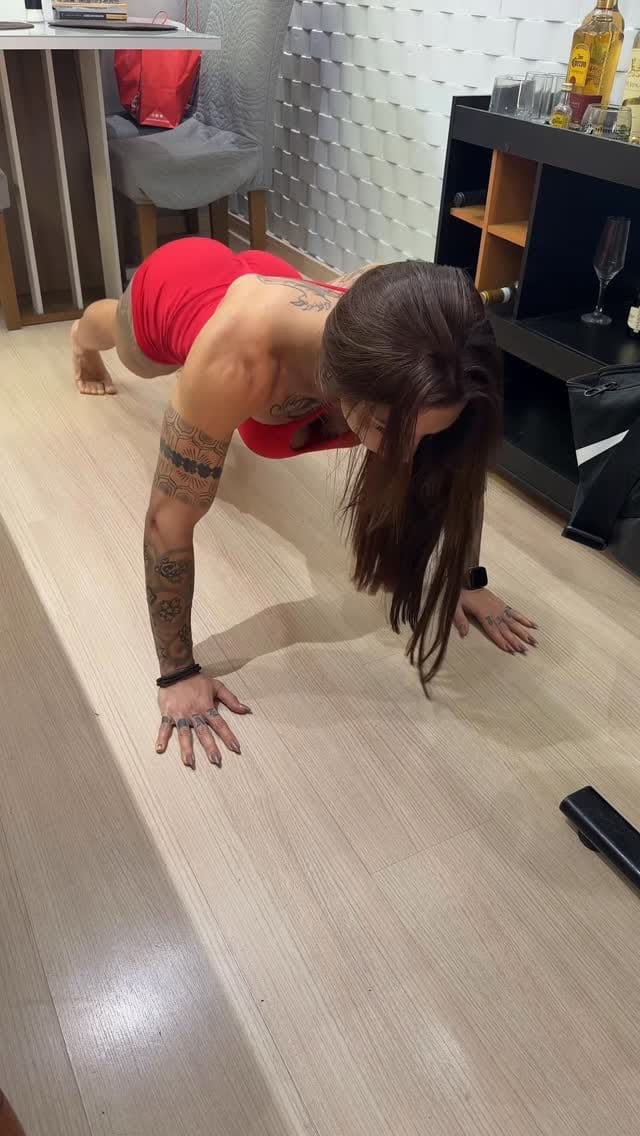 Post 4 by Roberta Lima on Instagram (video)