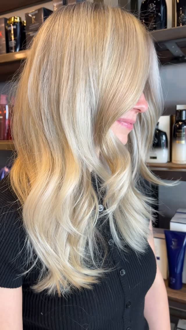 Post 5 by Miami Hairstylist on Instagram (video)