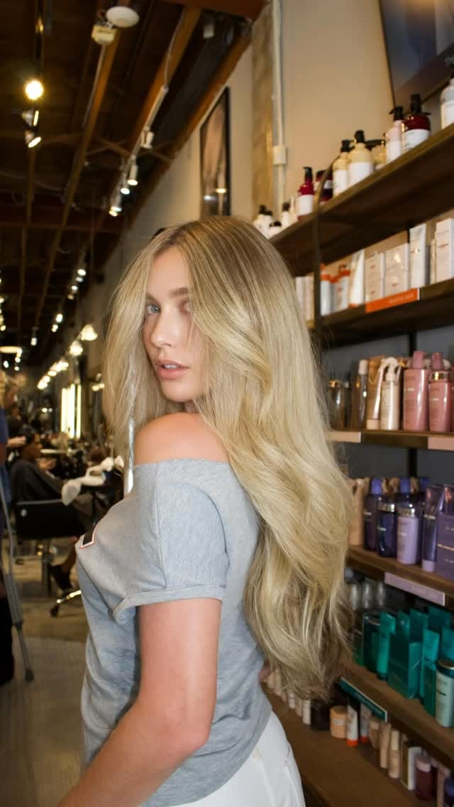 Post 7 by Miami Hairstylist on Instagram (video)
