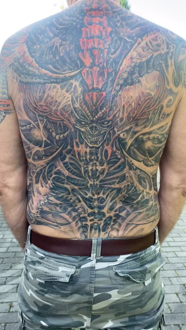 Post 2 by ᴄʜᴀᴍᴇʟᴇᴏɴ ᴛᴀᴛᴛᴏᴏ sᴛᴜᴅɪᴏ on Instagram (video)