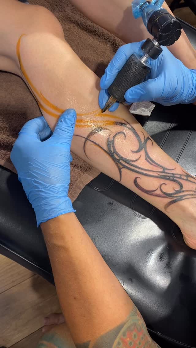 Post 3 by ᴄʜᴀᴍᴇʟᴇᴏɴ ᴛᴀᴛᴛᴏᴏ sᴛᴜᴅɪᴏ on Instagram (video)