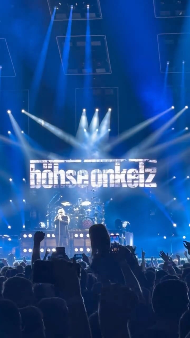 Post 7 by Björn on Instagram (video)