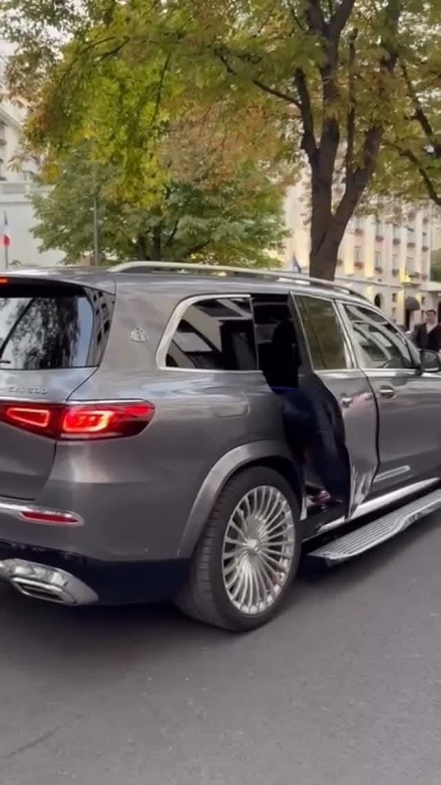 Post 4 by Famadem Official on Instagram (video)
