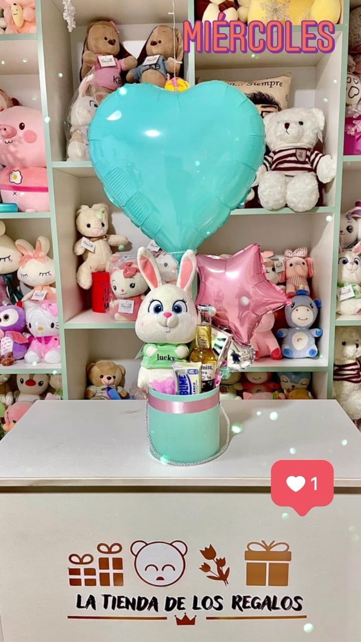 Post 8 by La tienda de los Regalos / Detalles y Arreglos Florales Talara on Instagram (video)