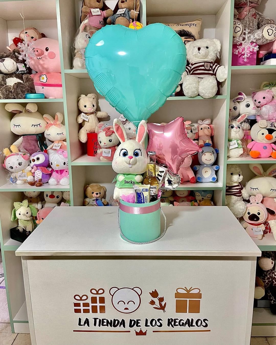 Post 9 by La tienda de los Regalos / Detalles y Arreglos Florales Talara on Instagram (image)