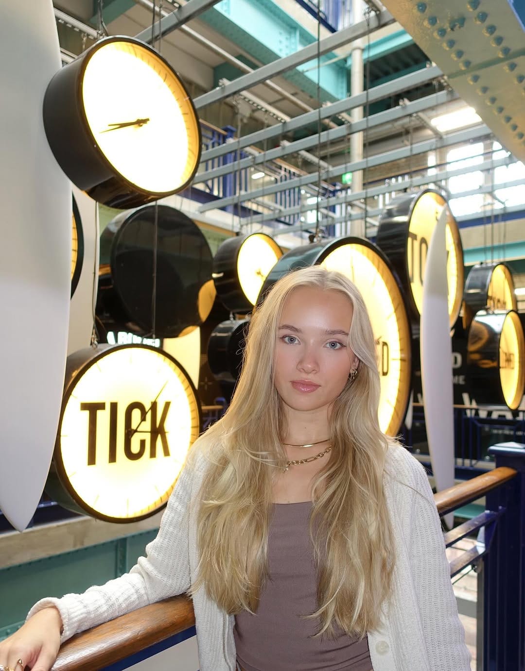 Post 2 by 𝓟𝓲𝓪 on Instagram (carousel)