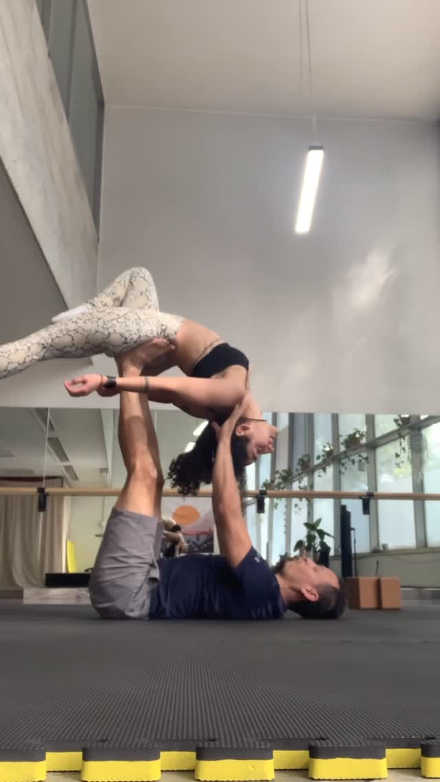 Post 2 by Rebeca Fit Me Up! on Instagram (video)