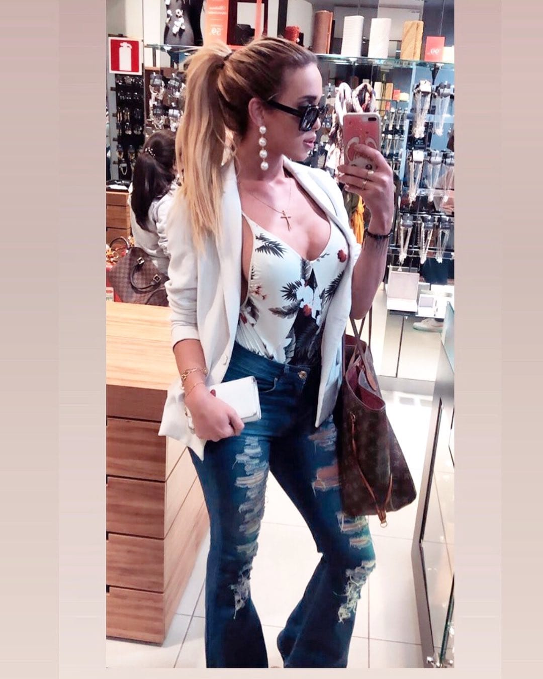 Post 1 by Bianca Vitória Oficial 💄👑💋 on Instagram (image)
