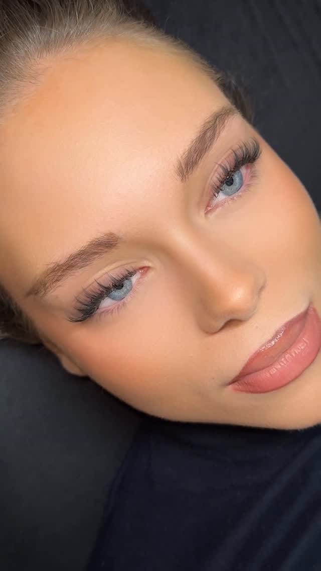 Post 8 by EXTENSIONS DE CILS - BROWLIFT 🌟 on Instagram (video)