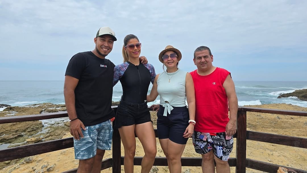 Post 2 by RAFFAELACORNEJO ATLETA IFBB on Instagram (carousel)
