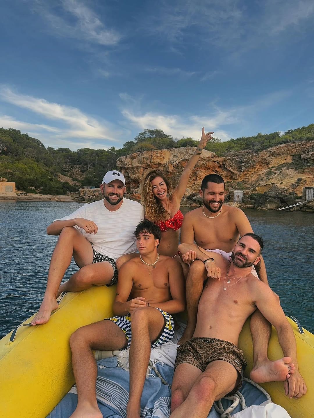 Post 7 by Ada Cañamares ❤️ on Instagram (carousel)