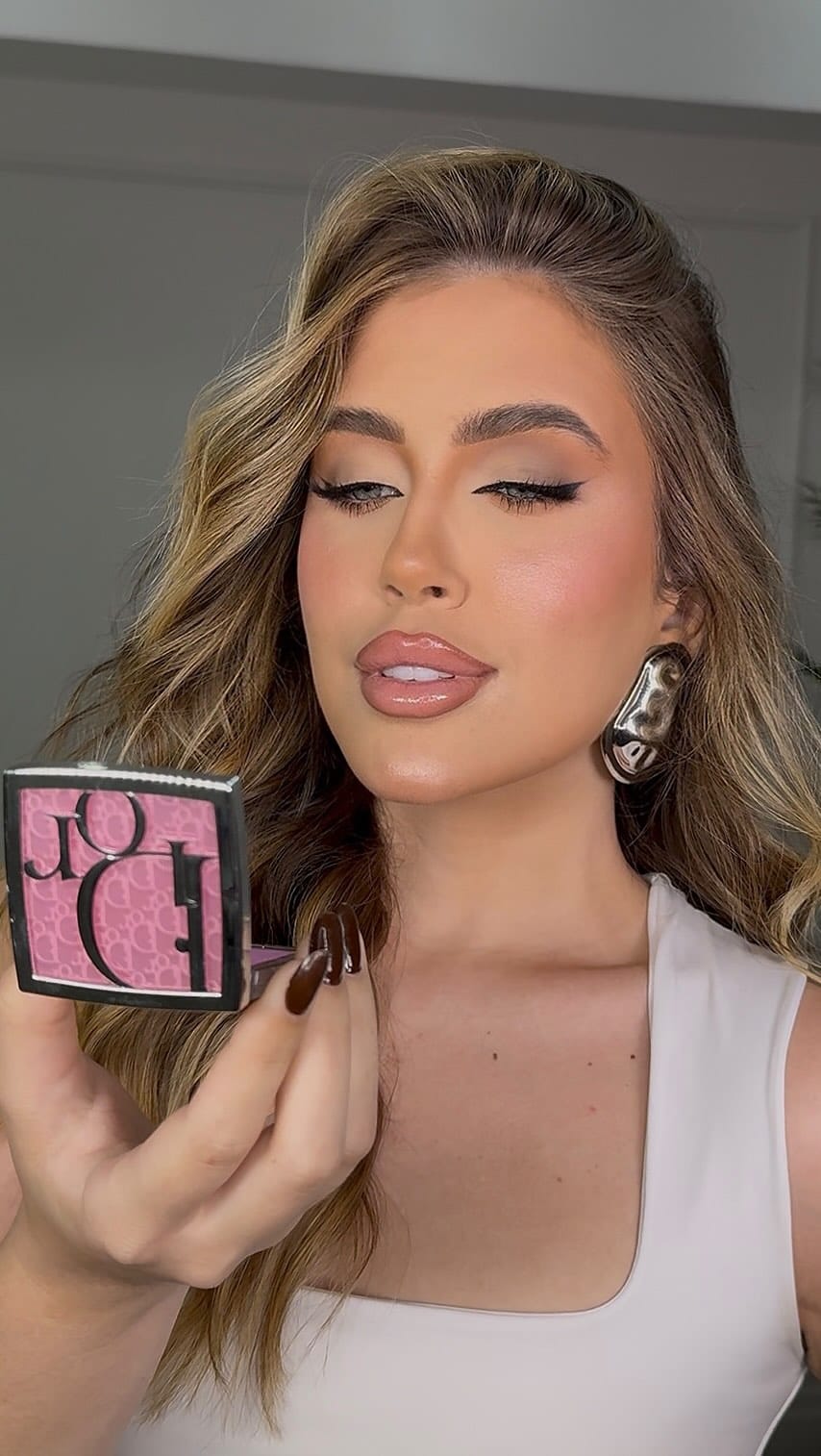 Post 8 by Ana Beatriz on Instagram (video)