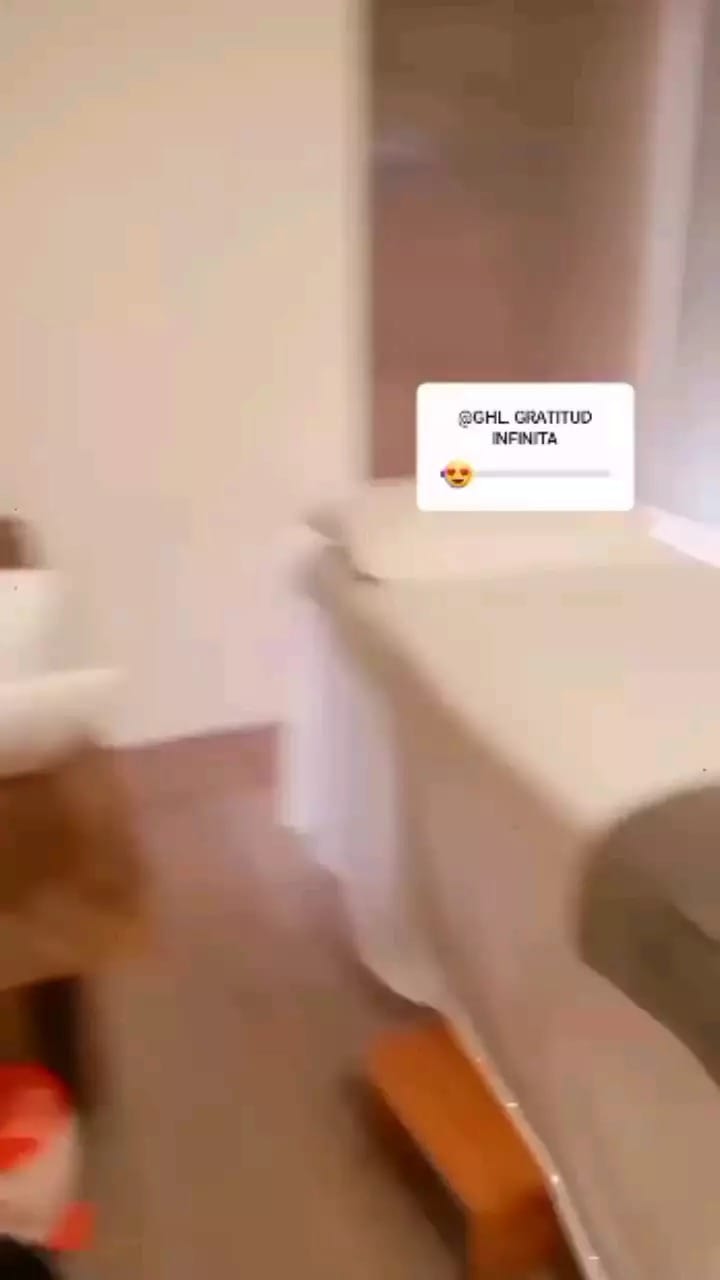 Post 4 by 𝒯𝒶𝓁𝒾𝒶 𝒮𝓌𝑒𝑒𝓉 𝒮𝒽𝑜𝓅 🛍 on Instagram (video)