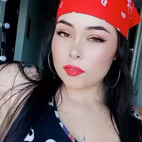 Post 10 by 𝒯𝒶𝓁𝒾𝒶 𝒮𝓌𝑒𝑒𝓉 𝒮𝒽𝑜𝓅 🛍 on Instagram (video)