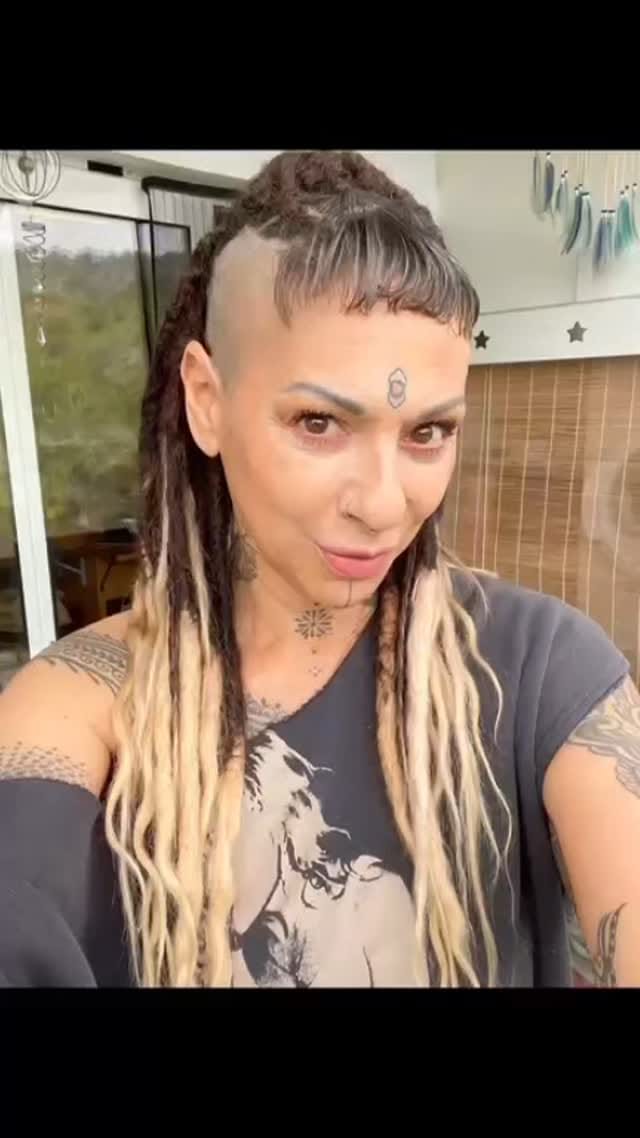 Post 3 by Ibiza Dreads™ on Instagram (video)