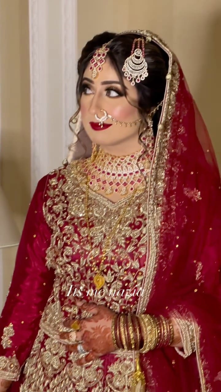 Post 7 by Dubai Makeup Artist 🇦🇪 Nazia Majeed on Instagram (video)