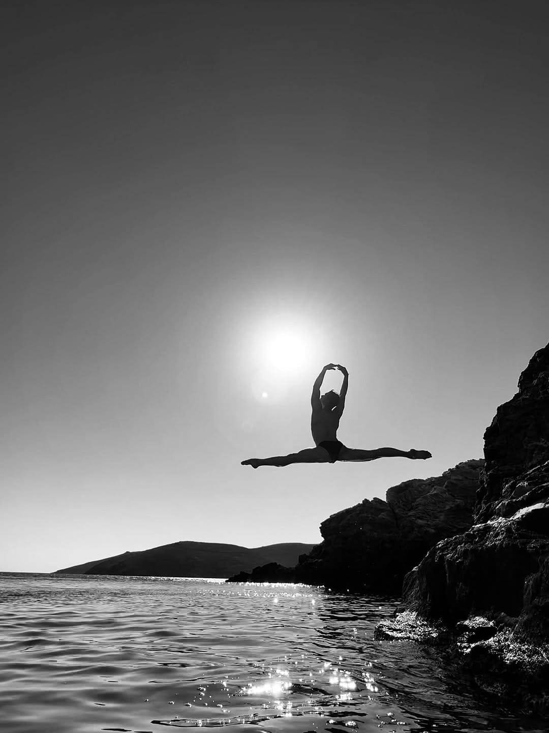 Post 6 by NIKOS GKENTSEF on Instagram (image)