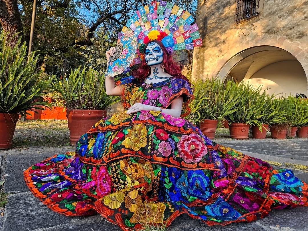 Post 6 by Ixchel Aguilar © on Instagram (carousel)