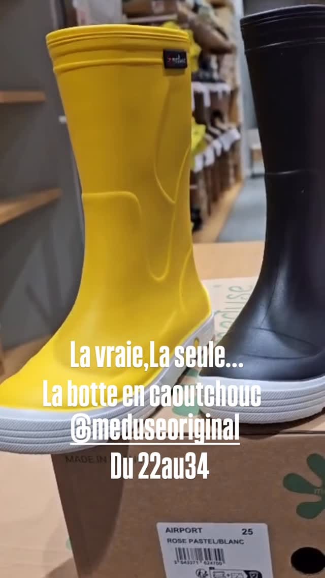 Post 2 by Julestyl Chaussures on Instagram (video)