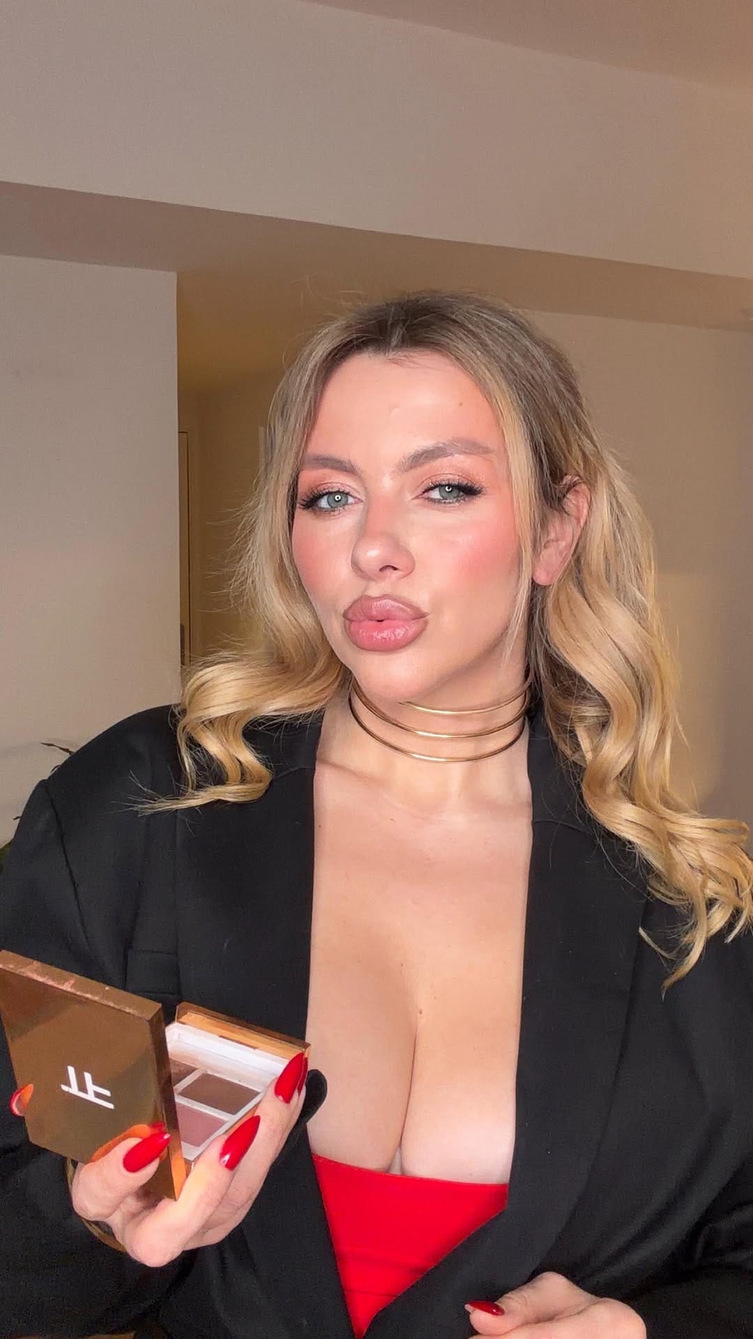Post 6 by Makeup / Hairstyle Barcelona / Ibiza/ Marbella/ Mallorca/ Madrid on Instagram (video)