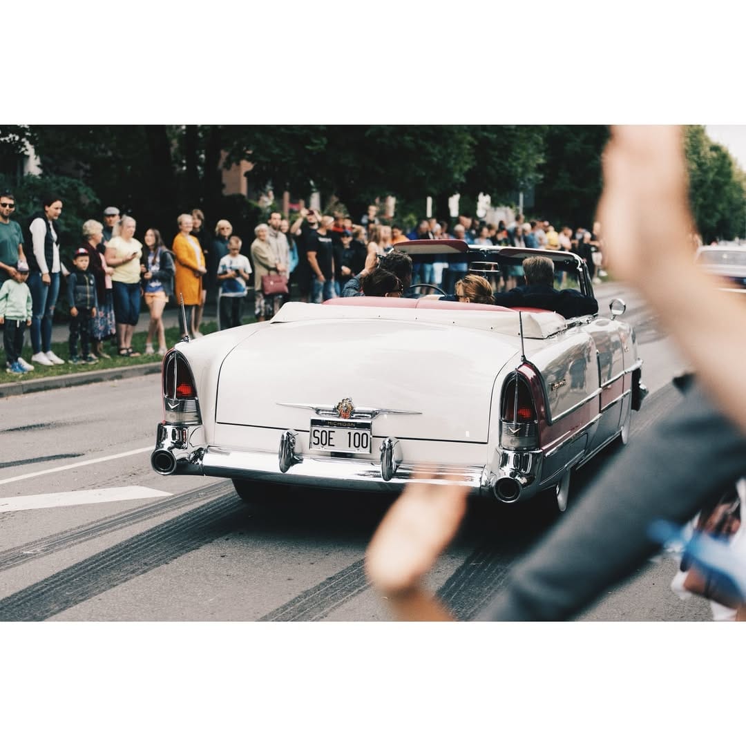 Post 2 by Gabriela Leopard on Instagram (image)