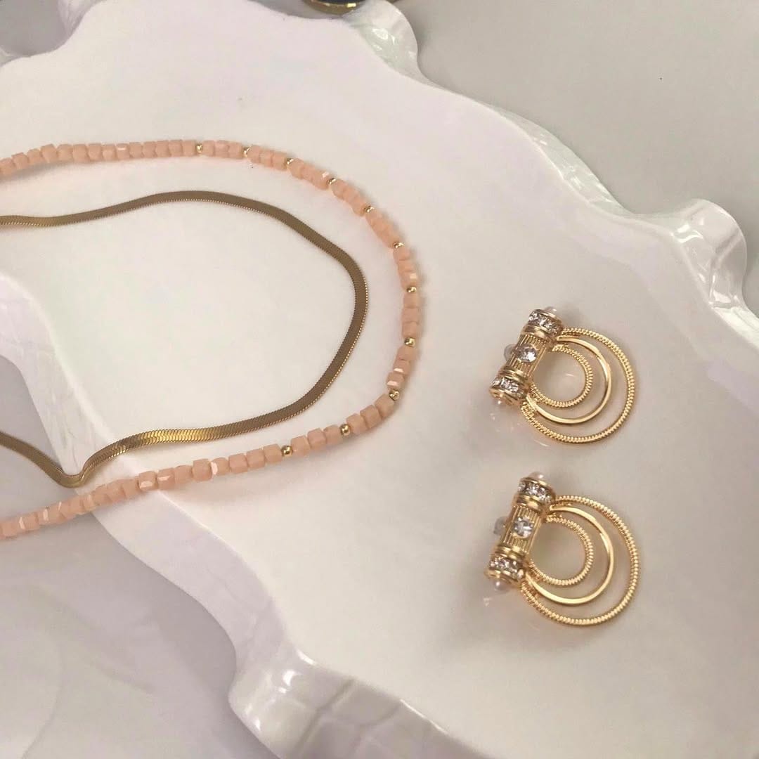 Post 7 by Elegant Accessories on Instagram (image)