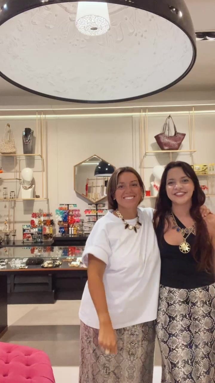 Post 6 by Fahoma | Accesorios de moda para mujer on Instagram (video)