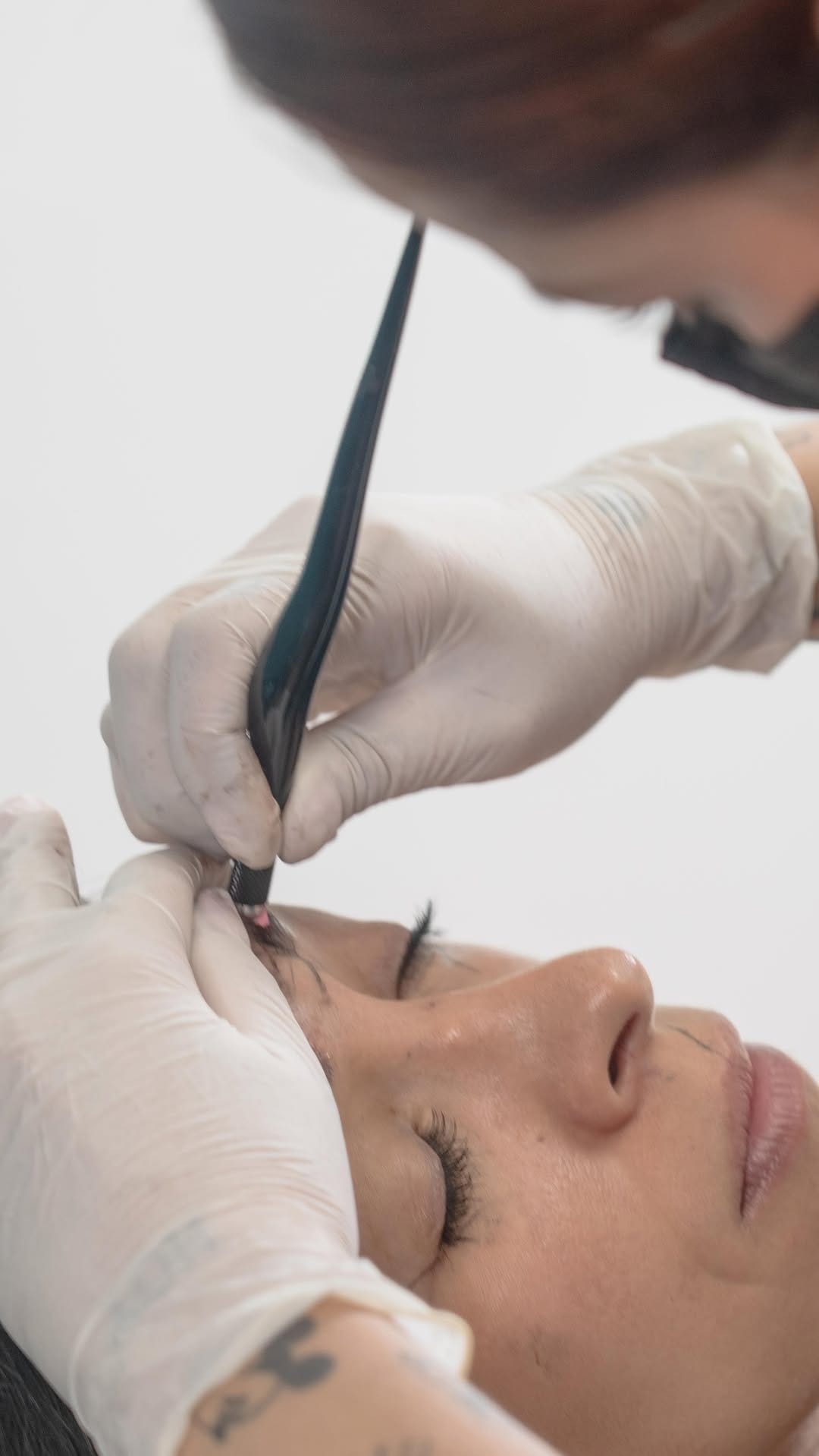 Post 2 by Criss ponce | Microblading and Makeup on Instagram (video)