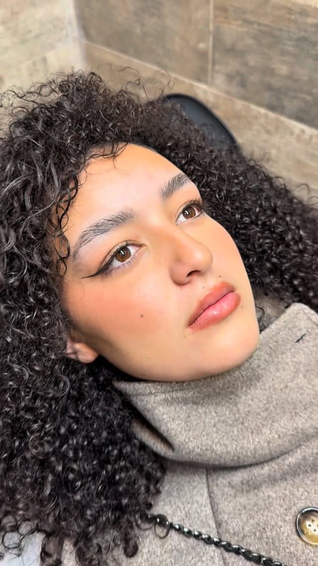 Post 1 by SALON KAYLI • Manucure Russe Paris on Instagram (video)