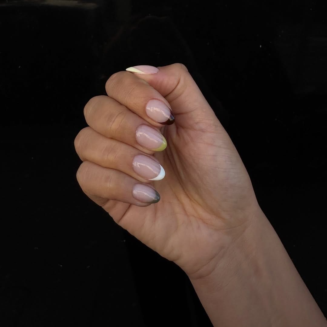 Post 4 by SALON KAYLI • Manucure Russe Paris on Instagram (carousel)
