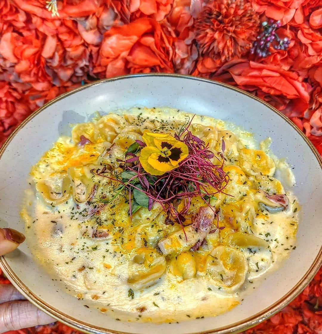 Post 8 by HK ’s Best food on Instagram (carousel)