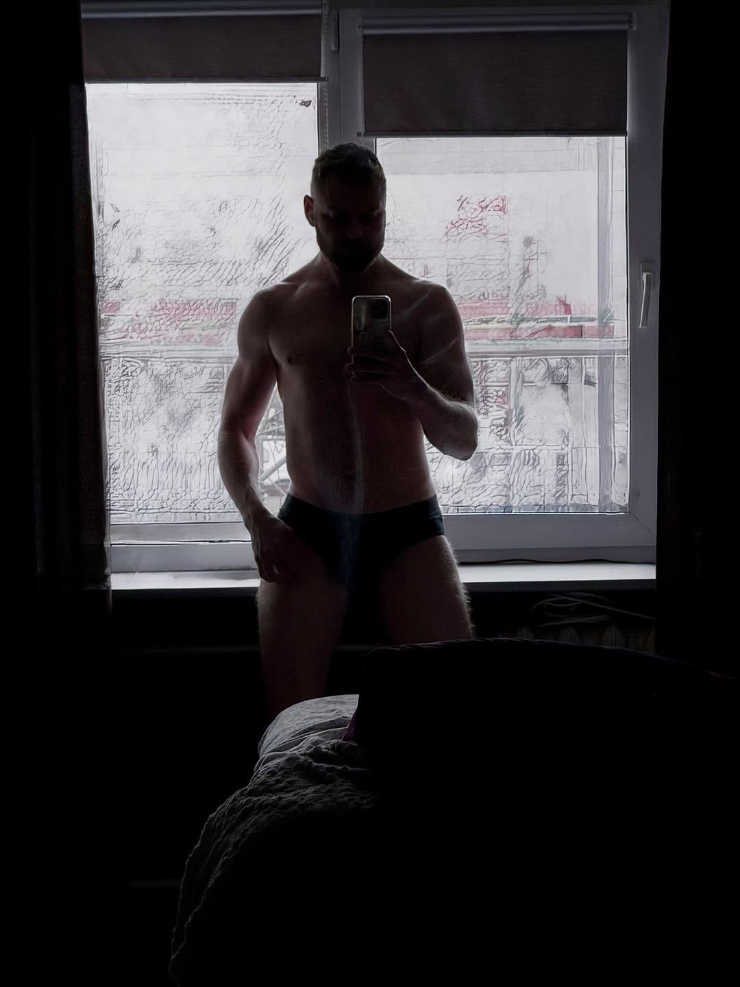 Post 4 by Den Ermac on Instagram (image)