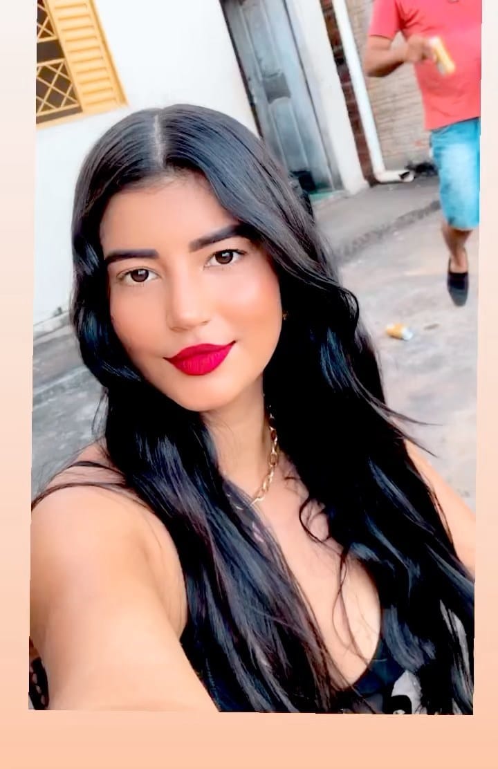 Post 8 by ꧁𝑇ℎ𝑎𝑖𝑠 𝑆𝑎𝑛𝑑𝑒𝑠꧂ on Instagram (video)